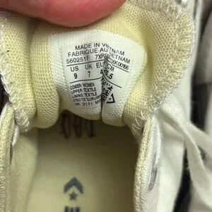 Men’s 9 Chuck Taylor white athletic converse all star basketball running gym Y2K Converse | Shoes | Mens 9 Chuck Taylor White Athletic  main image 4